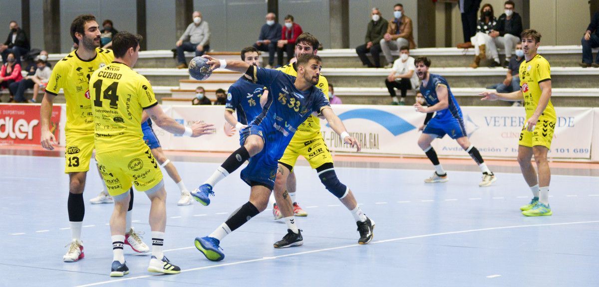 Partido entre o Teucro e o Trops Málaga no Pavillón Municipal