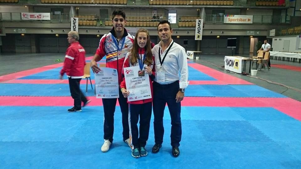 Xian Silva y Sara Cortegoso, con sus medallas en el Europeo sub 21 de taekwondo