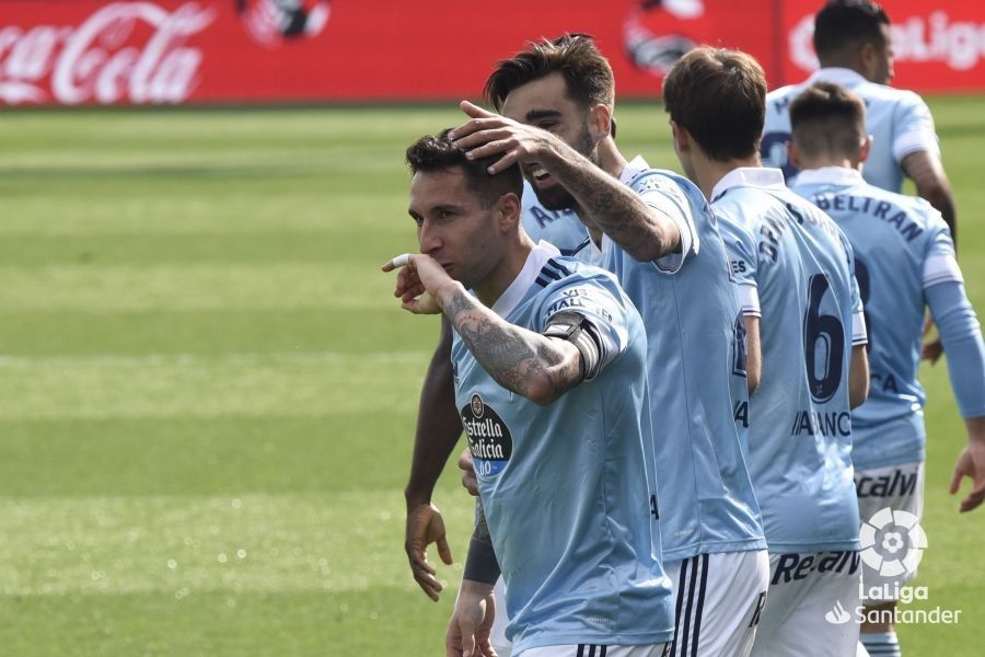 Hugo Mallo celebra un gol con el Celta