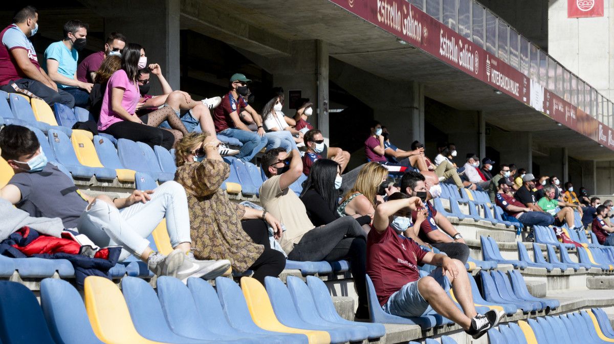 Grada de Pasarón en el partido de liga entre Pontevedra y Covadonga 