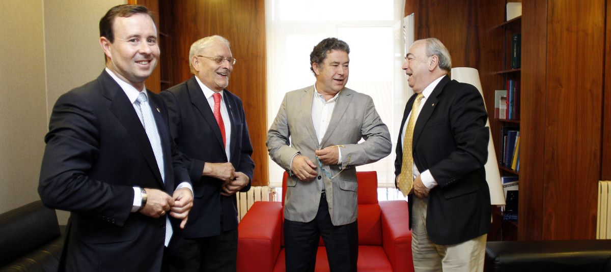 Xuntanza do alcalde de Pontevedra. Miguel Anxo Fernández Lores, con membros do Rotary Club
