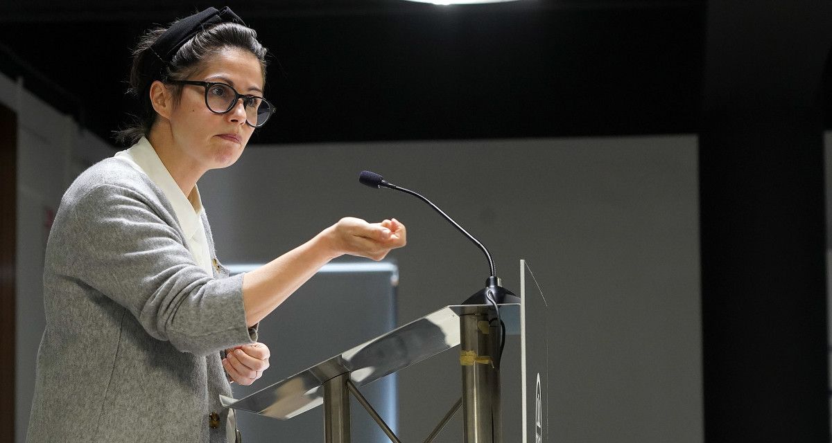Anabel Gulías presenta el programa Cabos Soltos dentro del Plan Supera