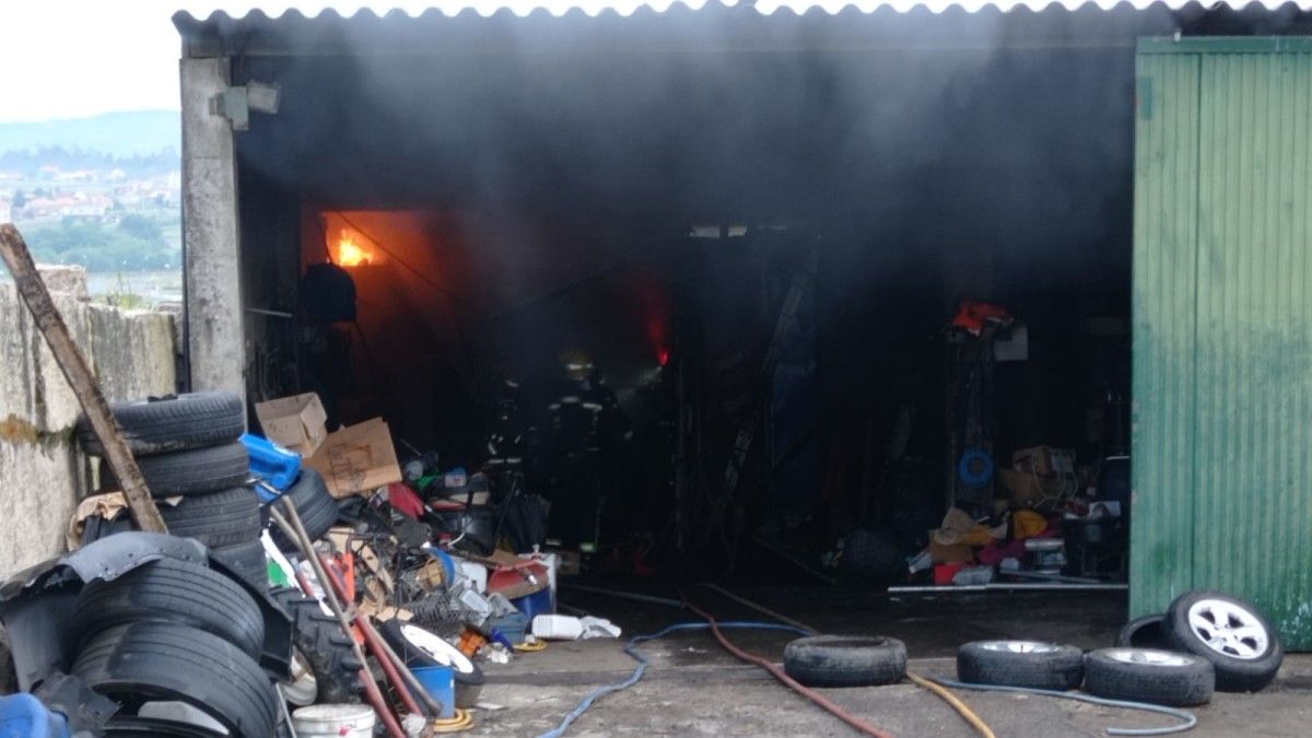 Incendio en un taller en el polígono de Nantes