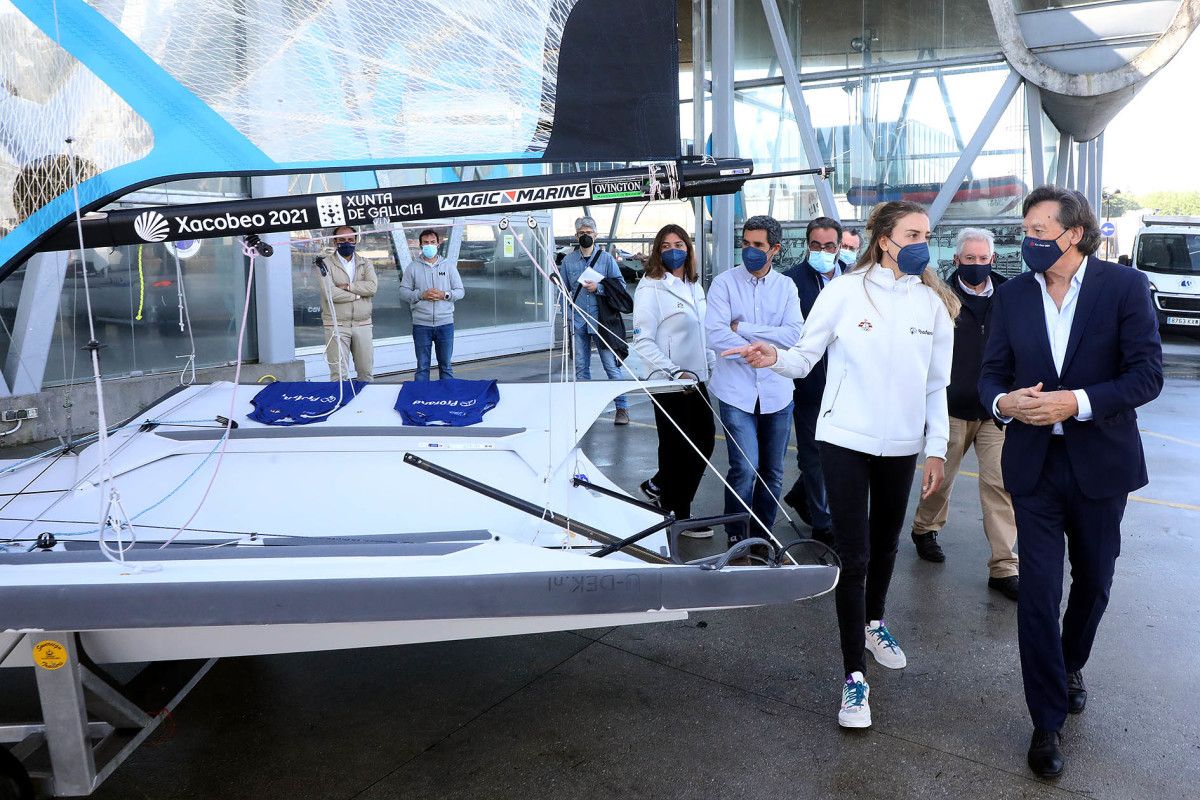 Lete Lasa visita a las regatistas Patricia Suárez y María Cantero en el Centro Galego de Vela