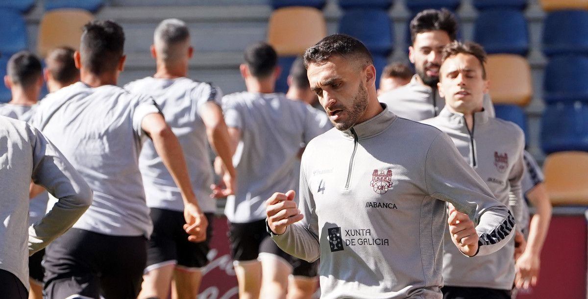 Víctor Vázquez 'Churre', nun adestramento do Pontevedra CF en Pasarón