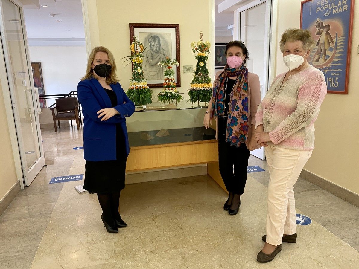 Beatriz Rodríguez, Itziar Álvarez e Cristina Barreiro na presentación da mostra de Maios