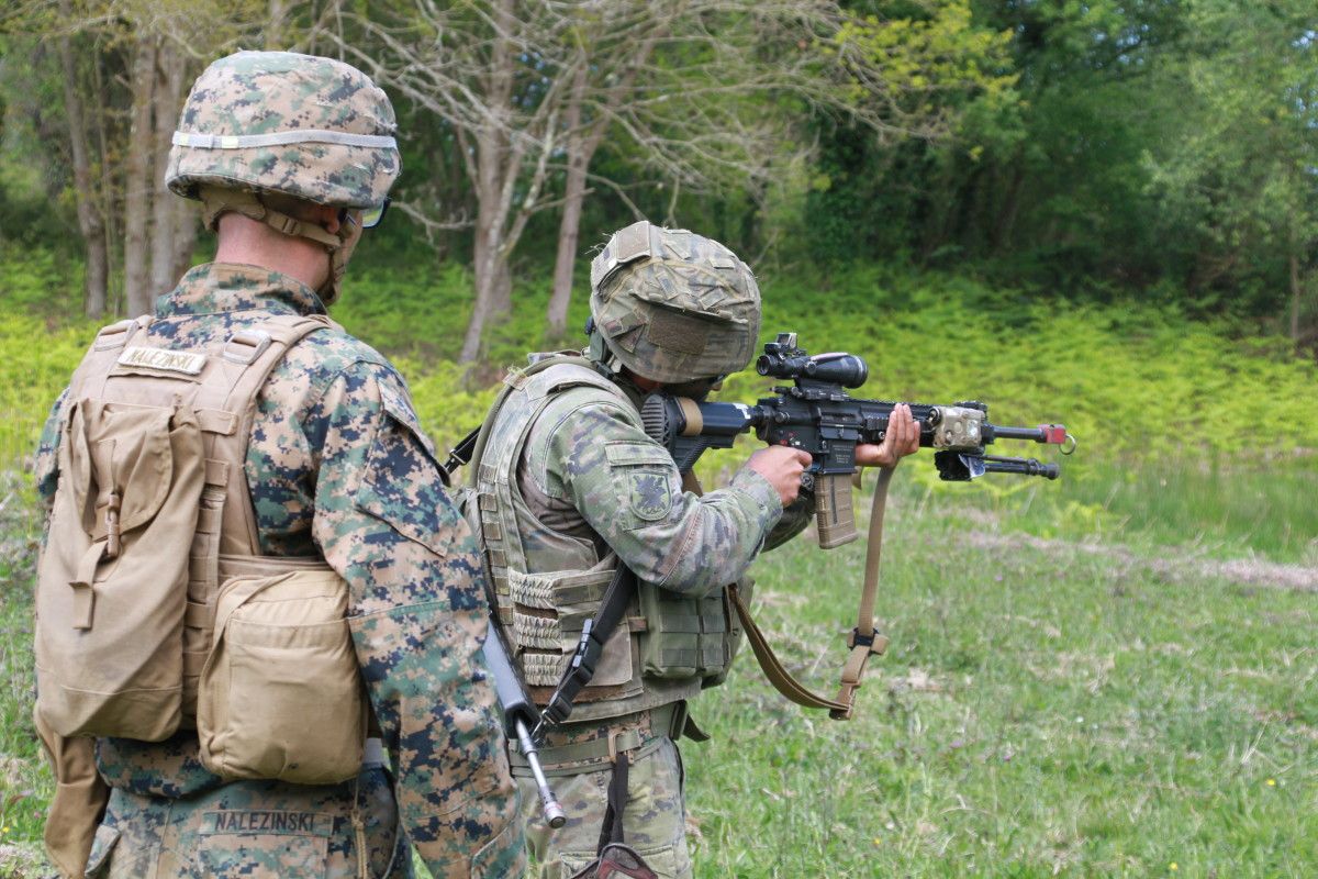Marines de Estados Unidos adestran con militares da Brilat en Asturias