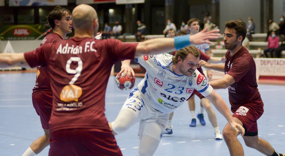 Partido da Liga Asobal entre Cisne e Atlético Valladolid no Municipal