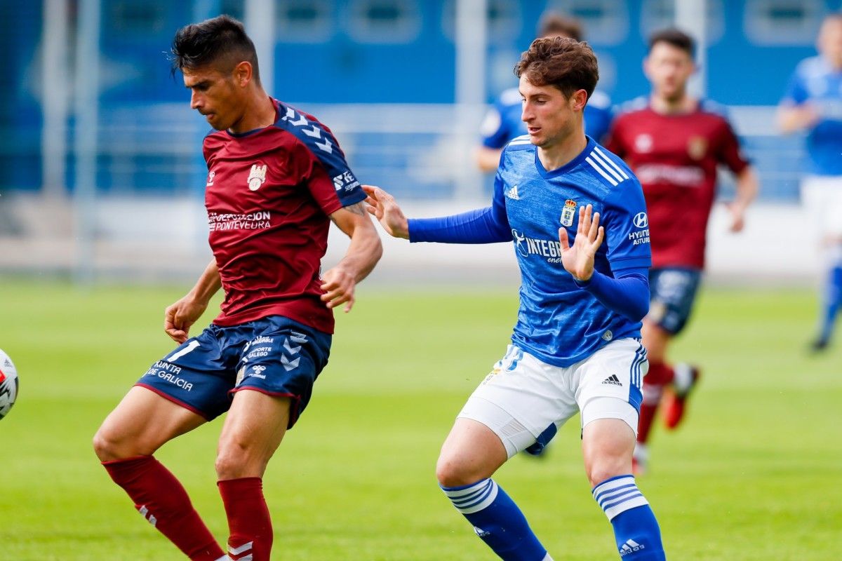 Partido entre Oviedo Vetusta e Pontevedra en El Requexón