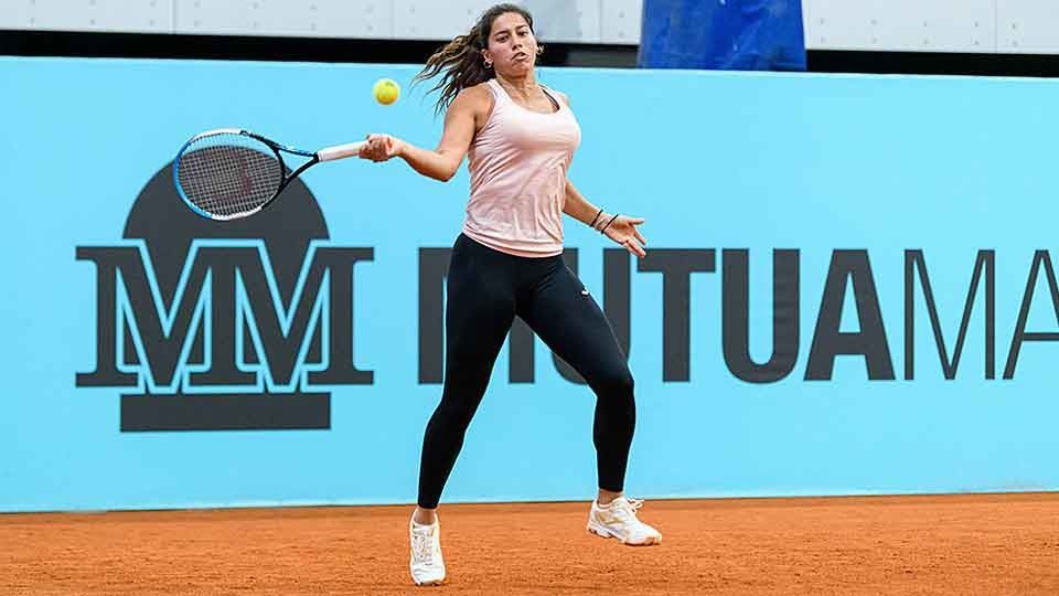Jessica Bouzas entrenando en el Mutua Madrid Open