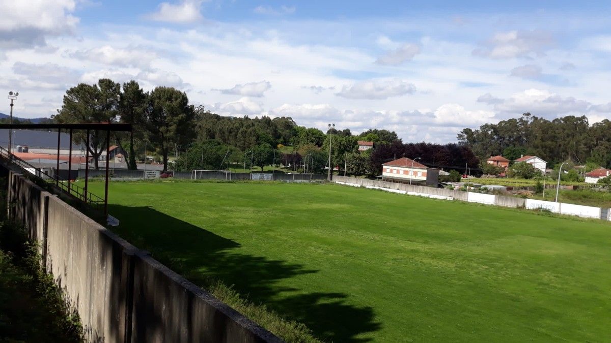 Campo de Fútbol de hierba natural de Mirallos