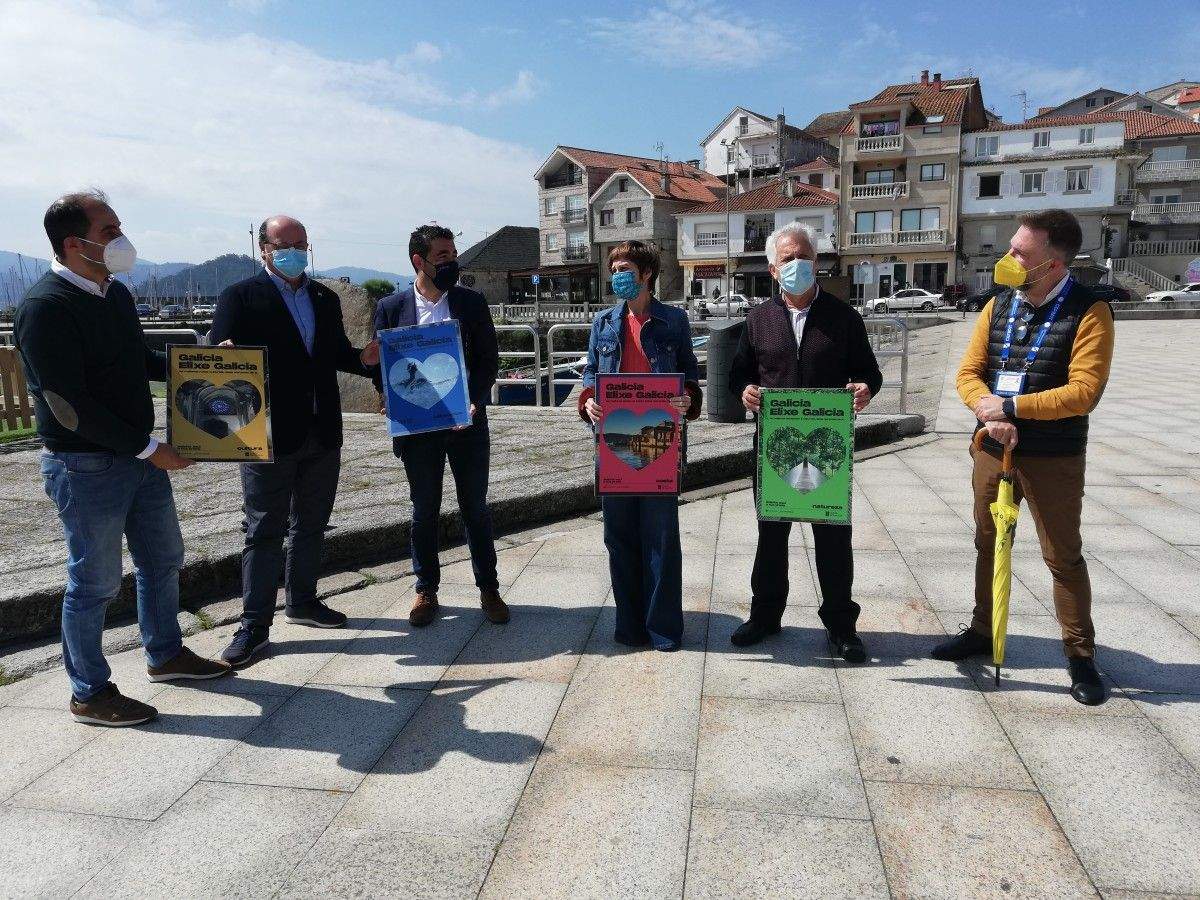 Nava Castro presentou en Combarro o programa Elixe Galicia