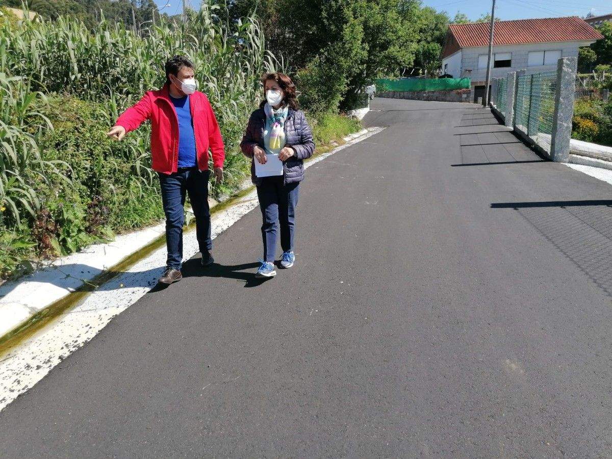 Camiño da Outeira, situado no lugar de Fontenla, na parroquia de San Xoán