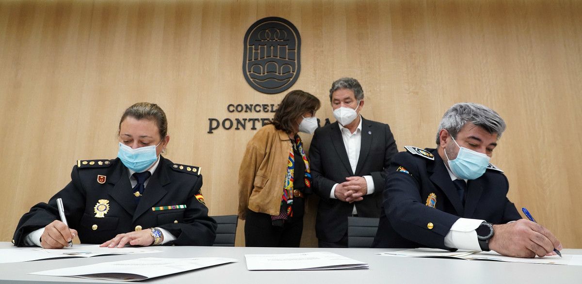 Estíbaliz Palma y José Duarte firmaron el protocolo para el programa VioGén