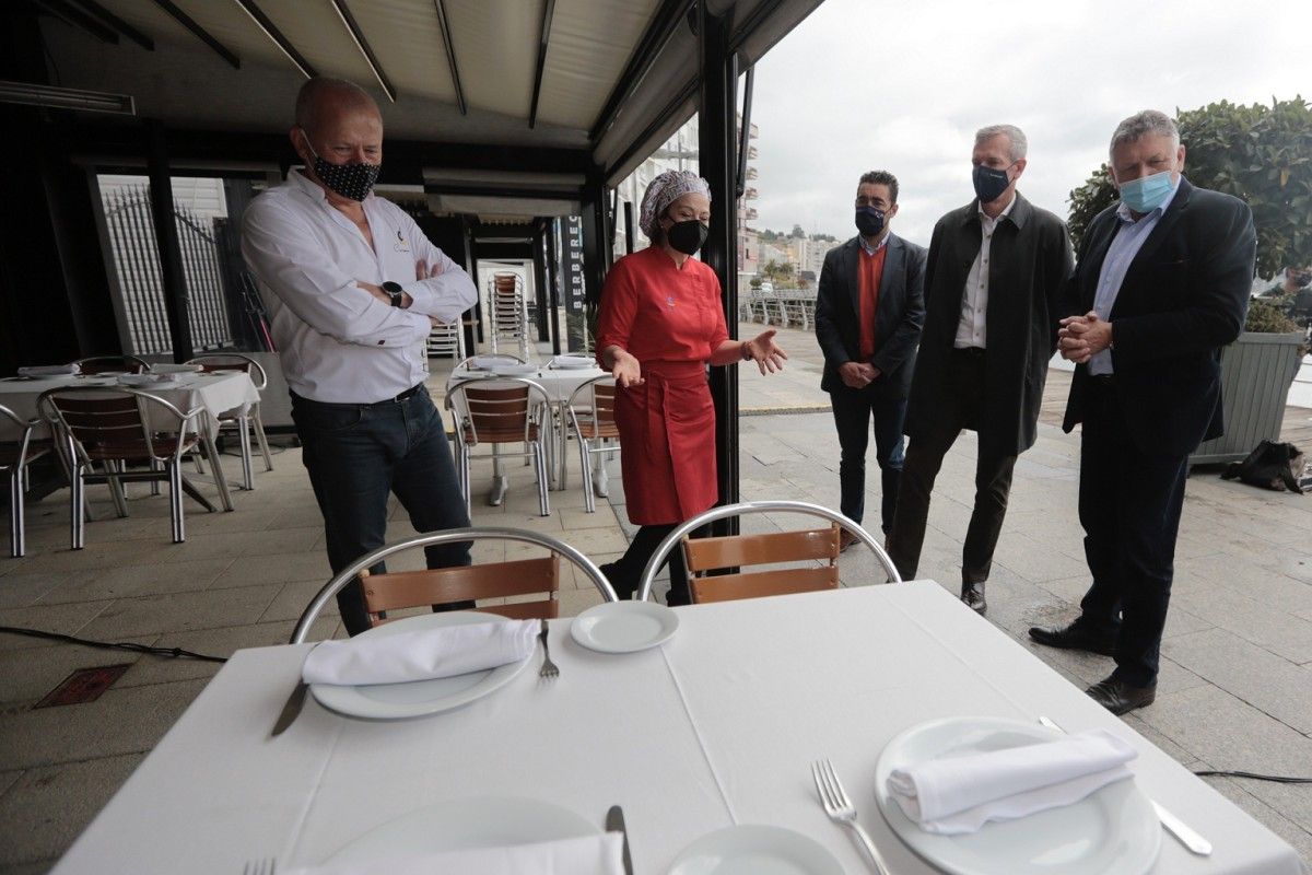 Visita a Sanxenxo do vicepresidente primeiro da Xunta, Alfonso Rueda, co alcalde Telmo Martín