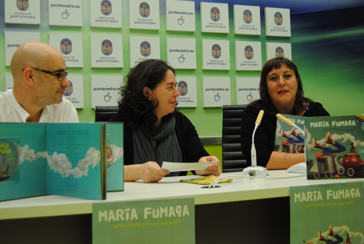 Presentación del libro Maria Fumaça en el Concello de Pontevedra