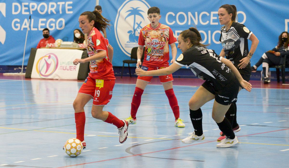 Luci, en el partido entre el Poio Pescamar y Burela en A Seca