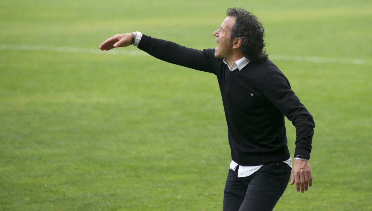 Partido entre Pontevedra e Sporting B en Pasarón