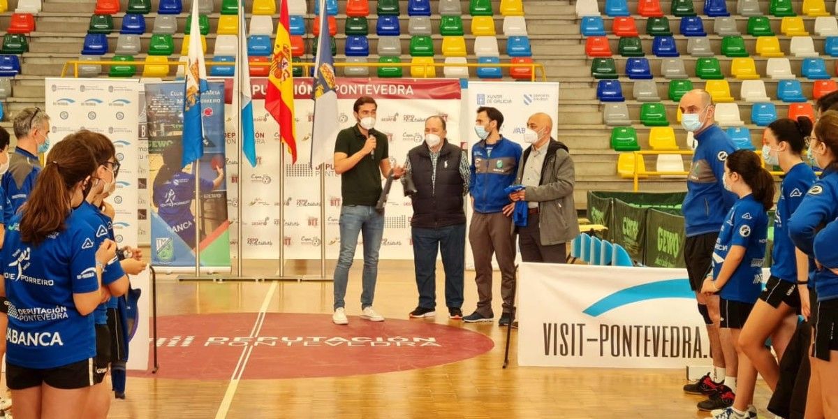 Concentración da superdivisión masculina de tenis de mesa en Príncipe Felipe