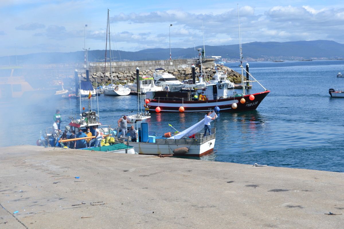 Marineros de Bueu se manifiestan contra la modificación del reglamento europeo sobre la pesca artesanal
