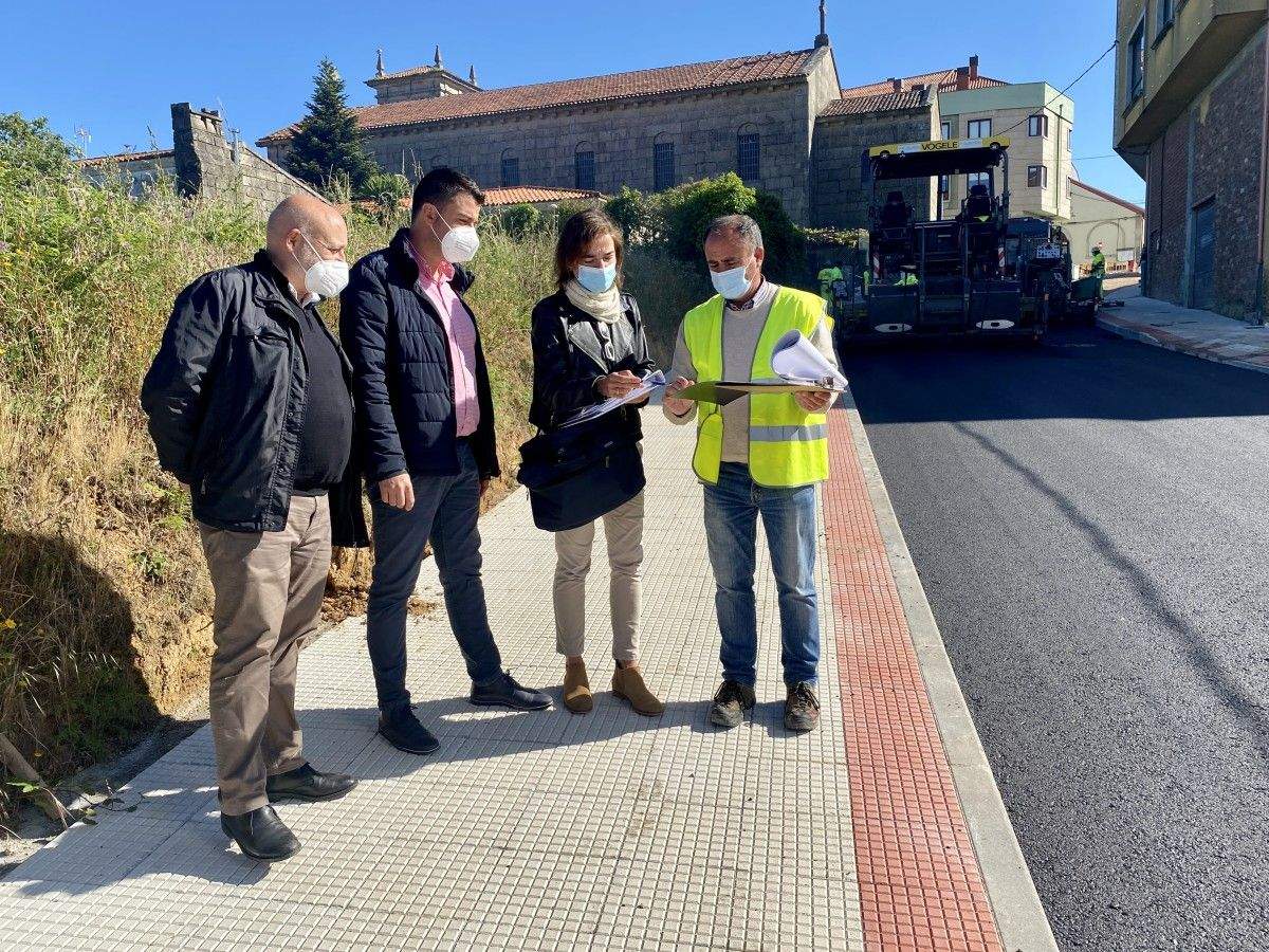 Visita a las obras de humanización del Camiño Vello de Seixo 