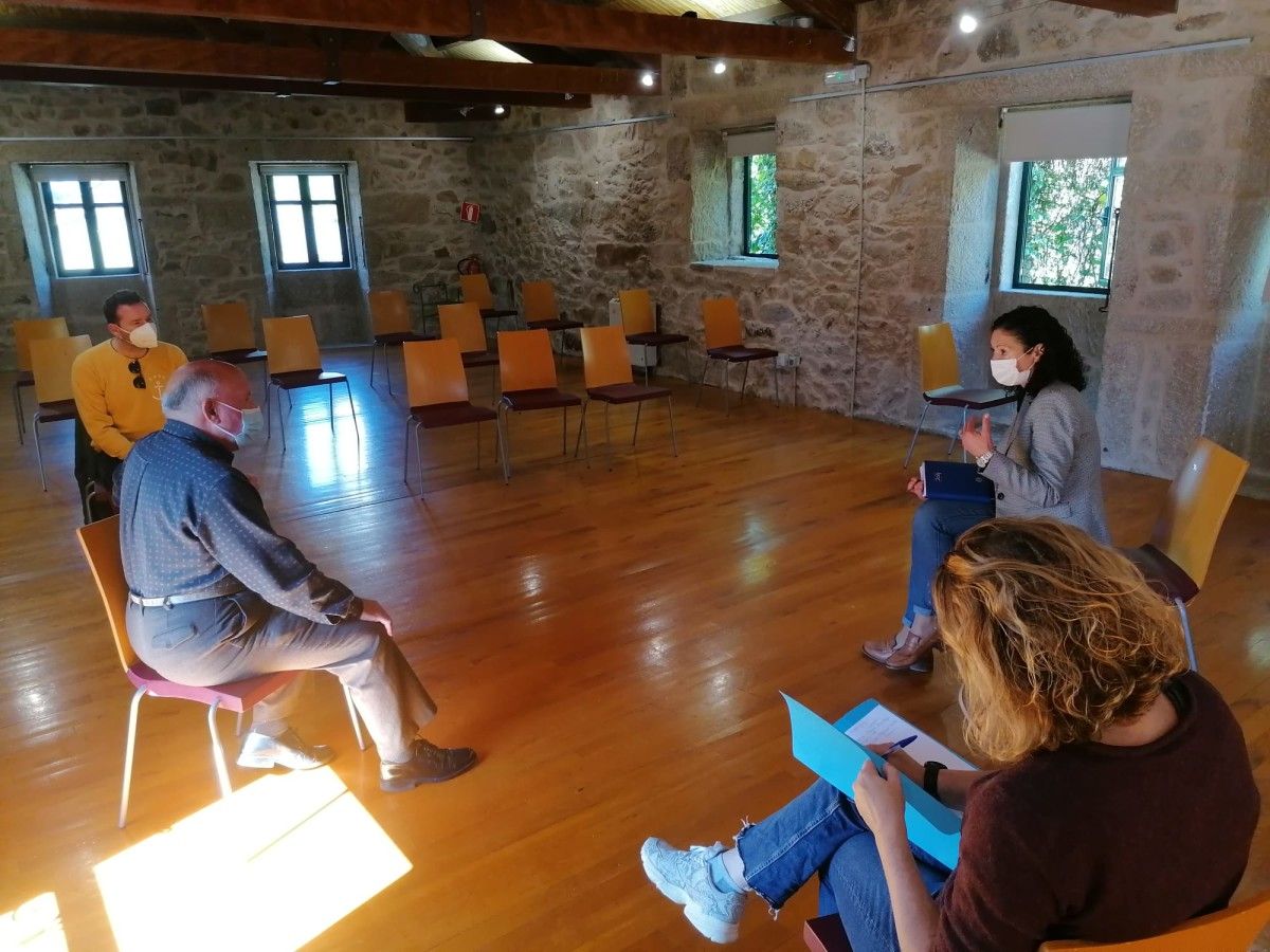 Reunión de la concelleira Silvia Díaz con el sector turístico de Poio