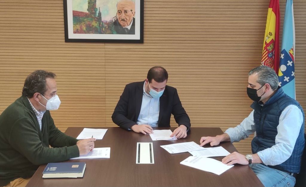 Ernesto Filgueira (BNG), Jorge Cubela (PP) y José Antonio Pazos (PSOE)