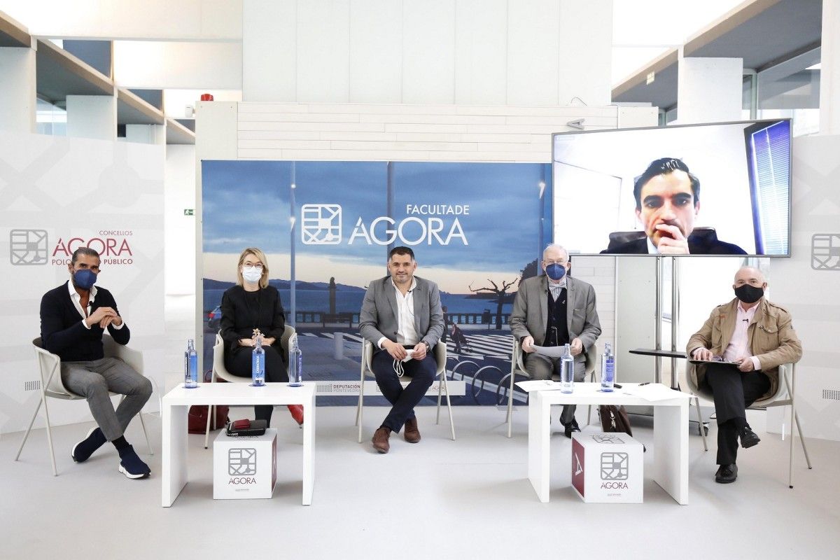 Cuarta sesión de la Facultade Ágora
