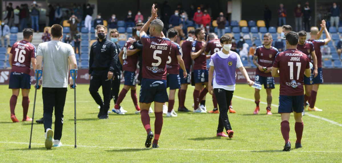 Partido entre Pontevedra y Real Oviedo Vetusta en Pasarón