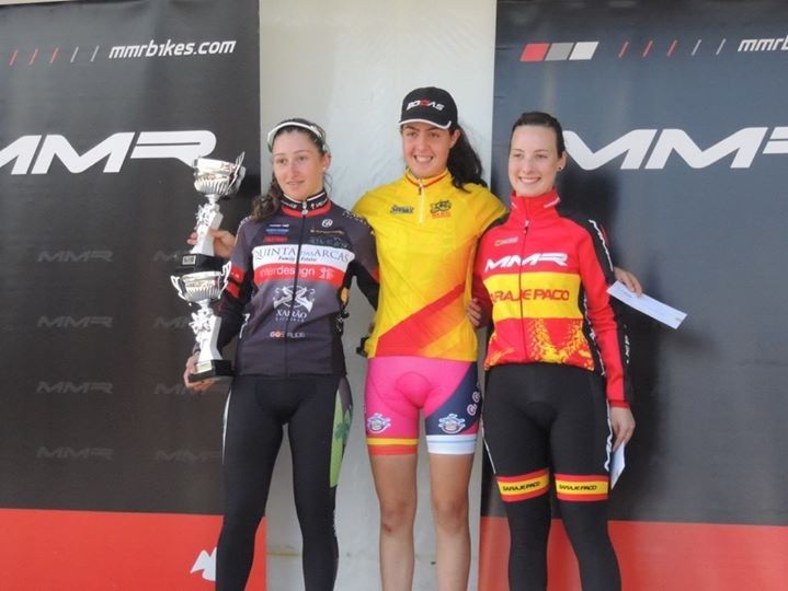 Irene Trabazo en el podio de la primera prueba de la Copa de España de Ciclocross en Oviedo
