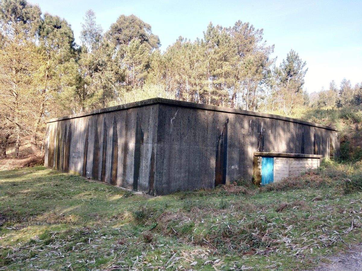 Depósito municipal de auga en Barro