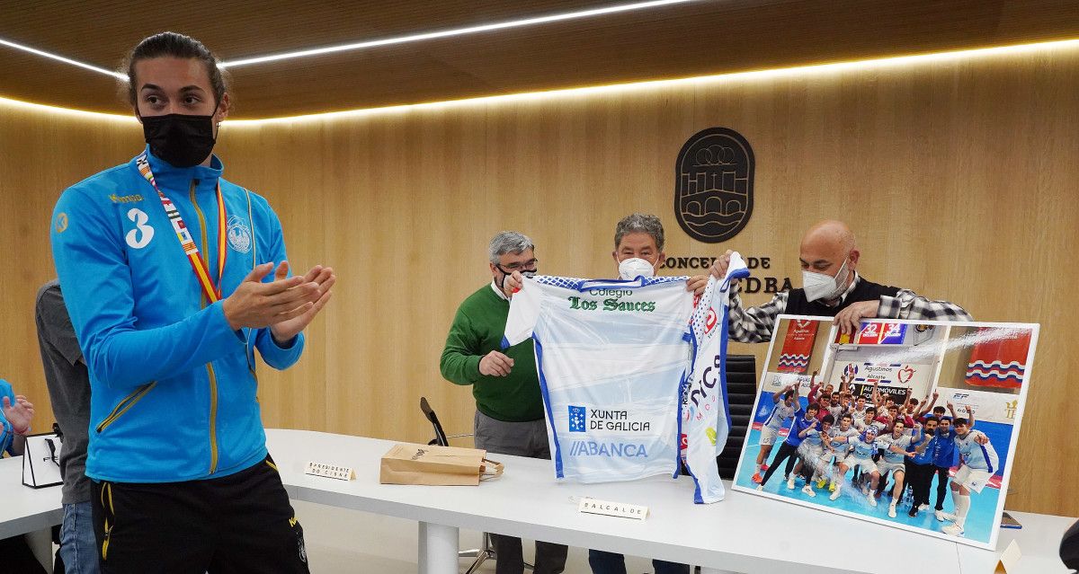 Recepción municipal al Cisne juvenil tras ganar el Campeonato de España