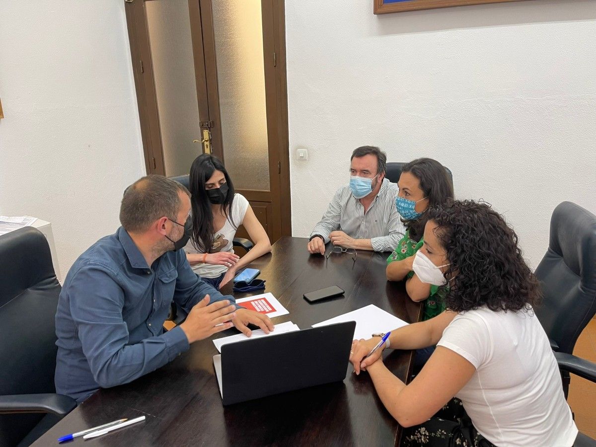 Organización del reparto de entradas para la prueba piloto de las verbenas en Marín