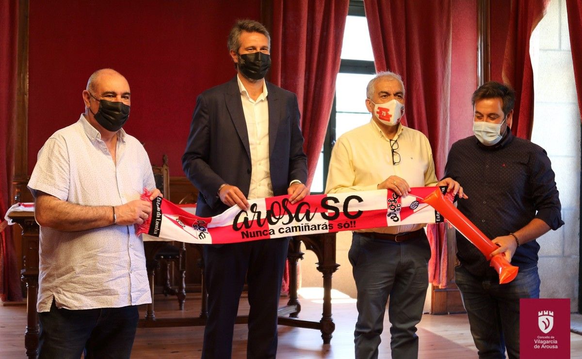 Recibimento á directiva do Arosa no Concello de Vilagarcía