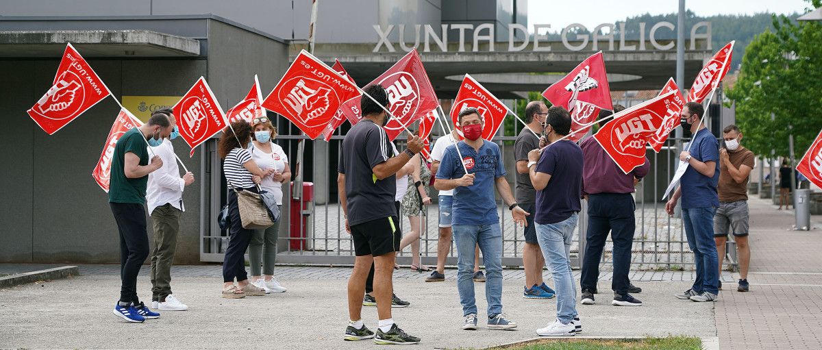 Concentración de UXT contra os recortes en seguridade no Pazo de Lourizán