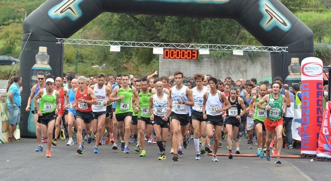 Salida de la V carrera Pinga Pinga en San Tomé de Piñeiro