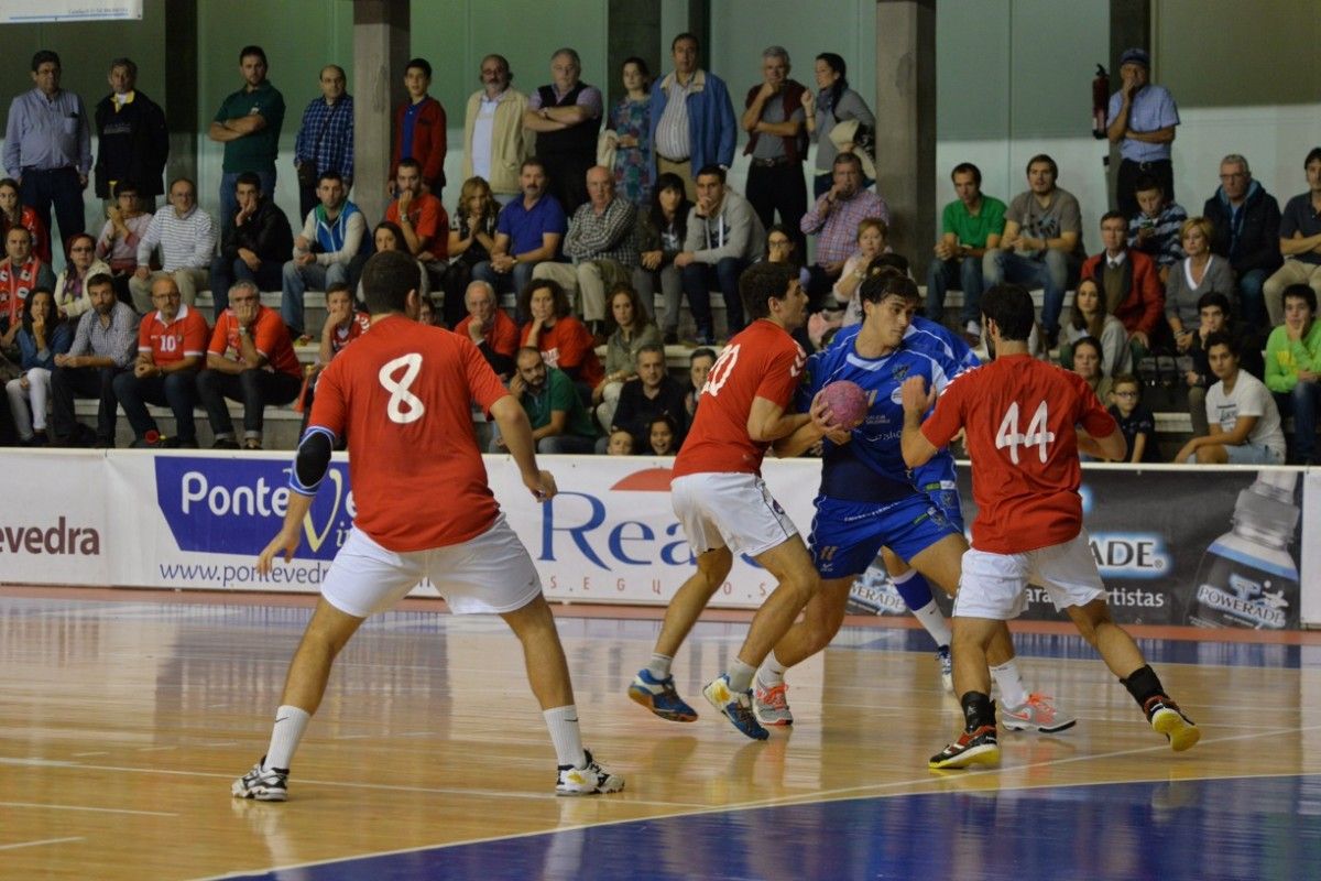 Partido entre Teucro y Academia Octavio en el Pabellón Municipal