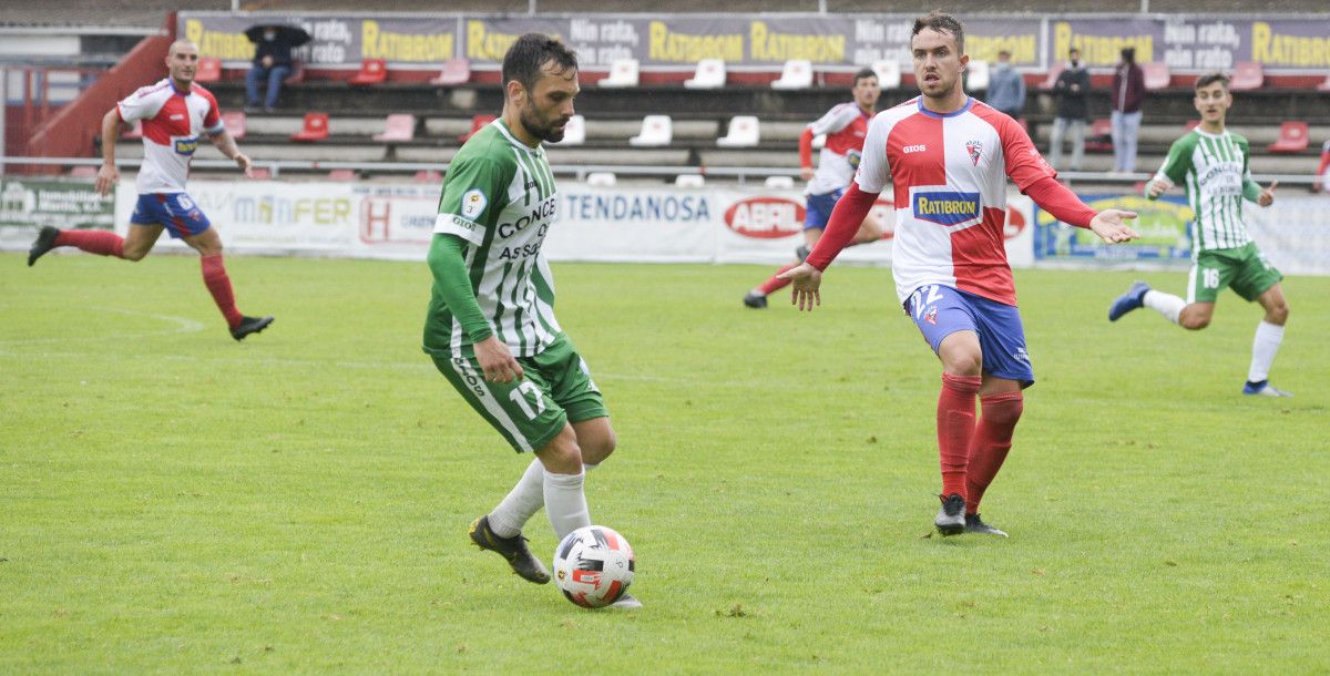 Jorge Fajardo no play off de ascenso a Segunda RFEF entre Arosa e Somozas na Lomba