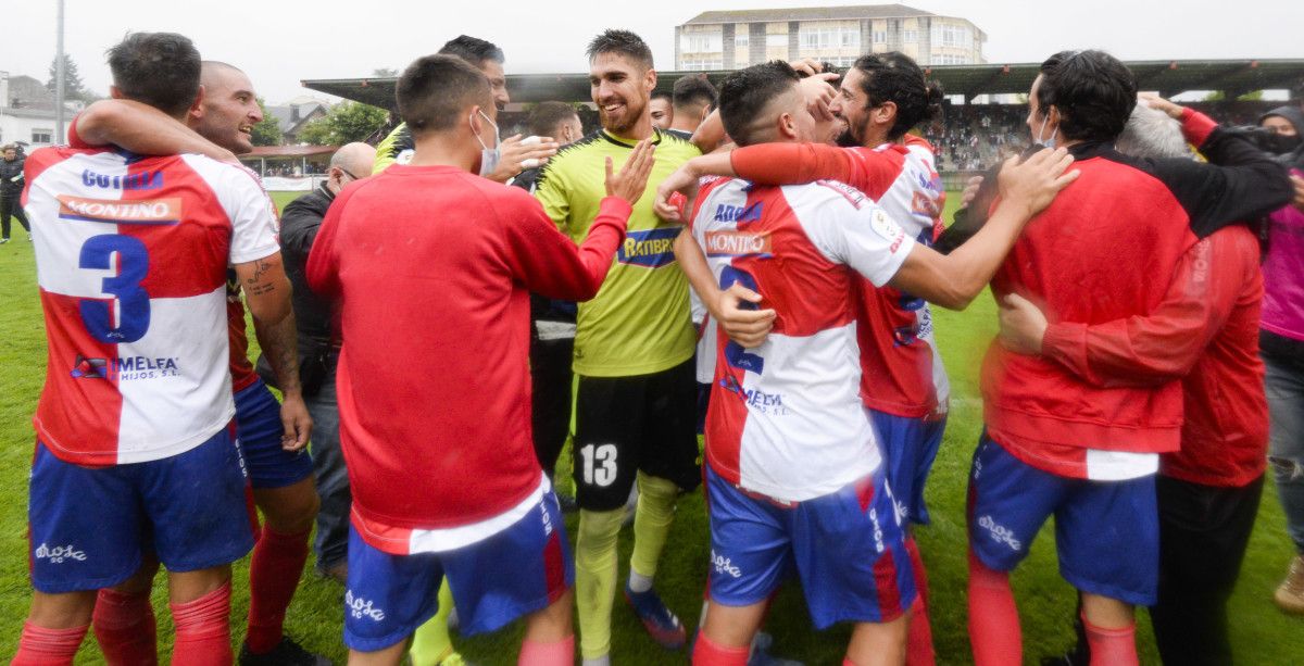 Álex Cobo, número 13, nun partido co Arosa