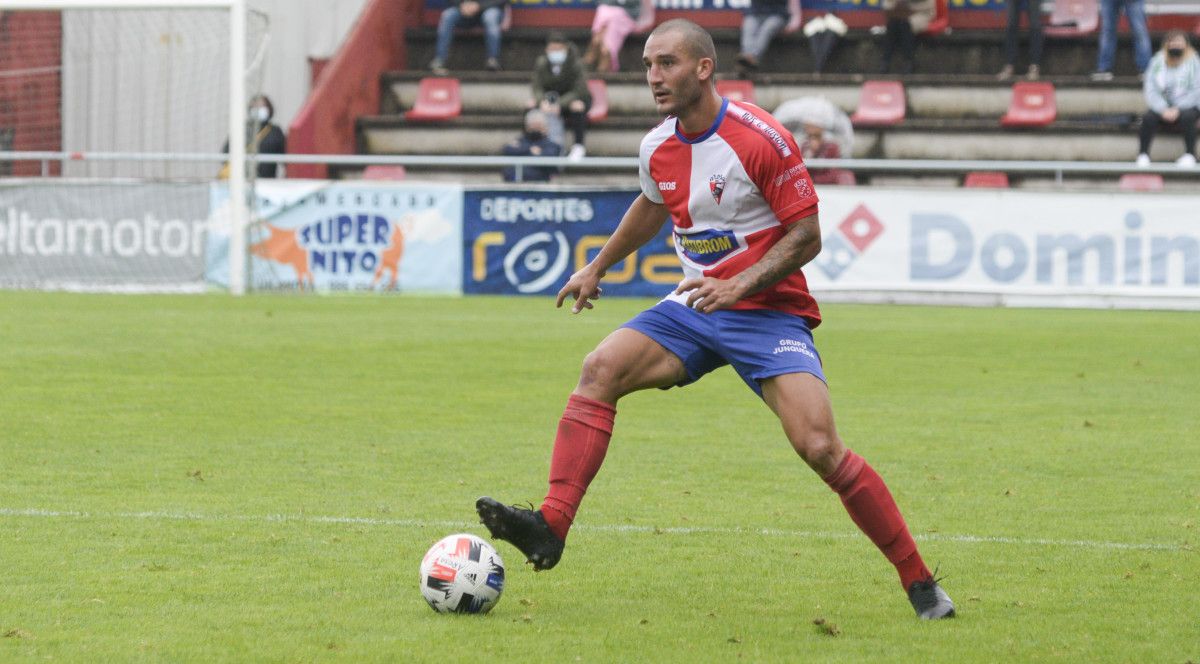 Play off de ascenso a Segunda RFEF entre Arosa y Somozas en A Lomba