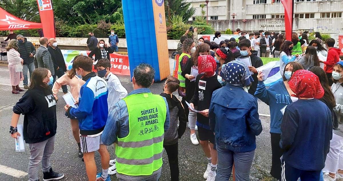 Salida de la yincana de orientación del IES Sánchez Cantón