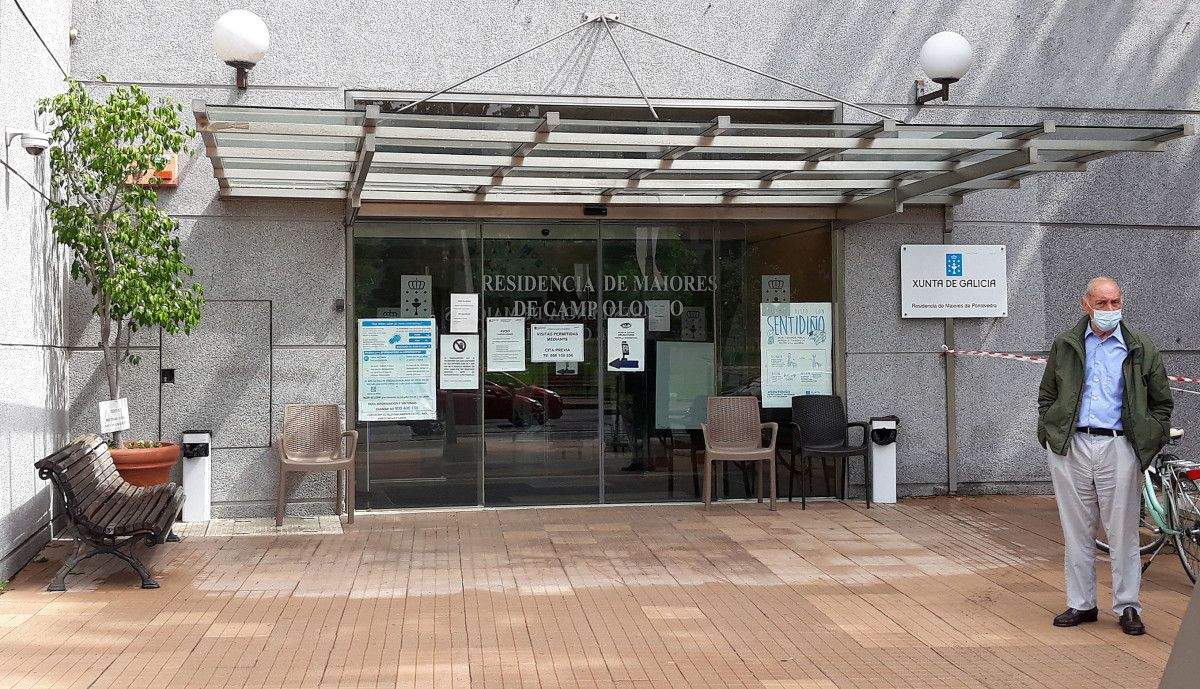 Usuarios da residencia de Campolongo no primeiro día de regreso á normalidade