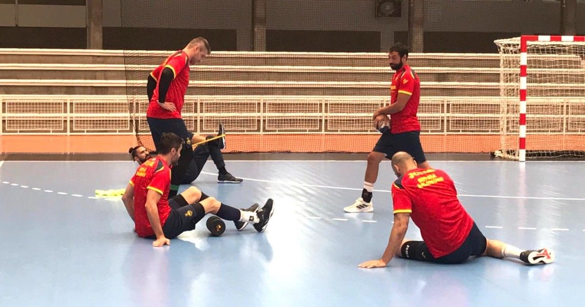 Adestramento da Selección Española de balonmán no Pavillón Municipal dos Deportes