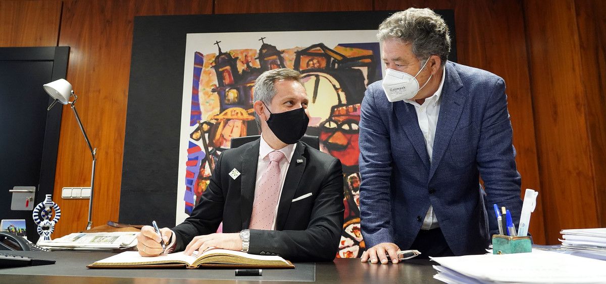 Reunión do delegado do Goberno, José Miñones, e o alcalde de Pontevedra