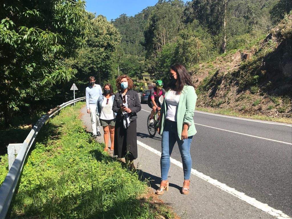 Visita de Leticia Gallego á estrada PO-313 Moaña-Marín