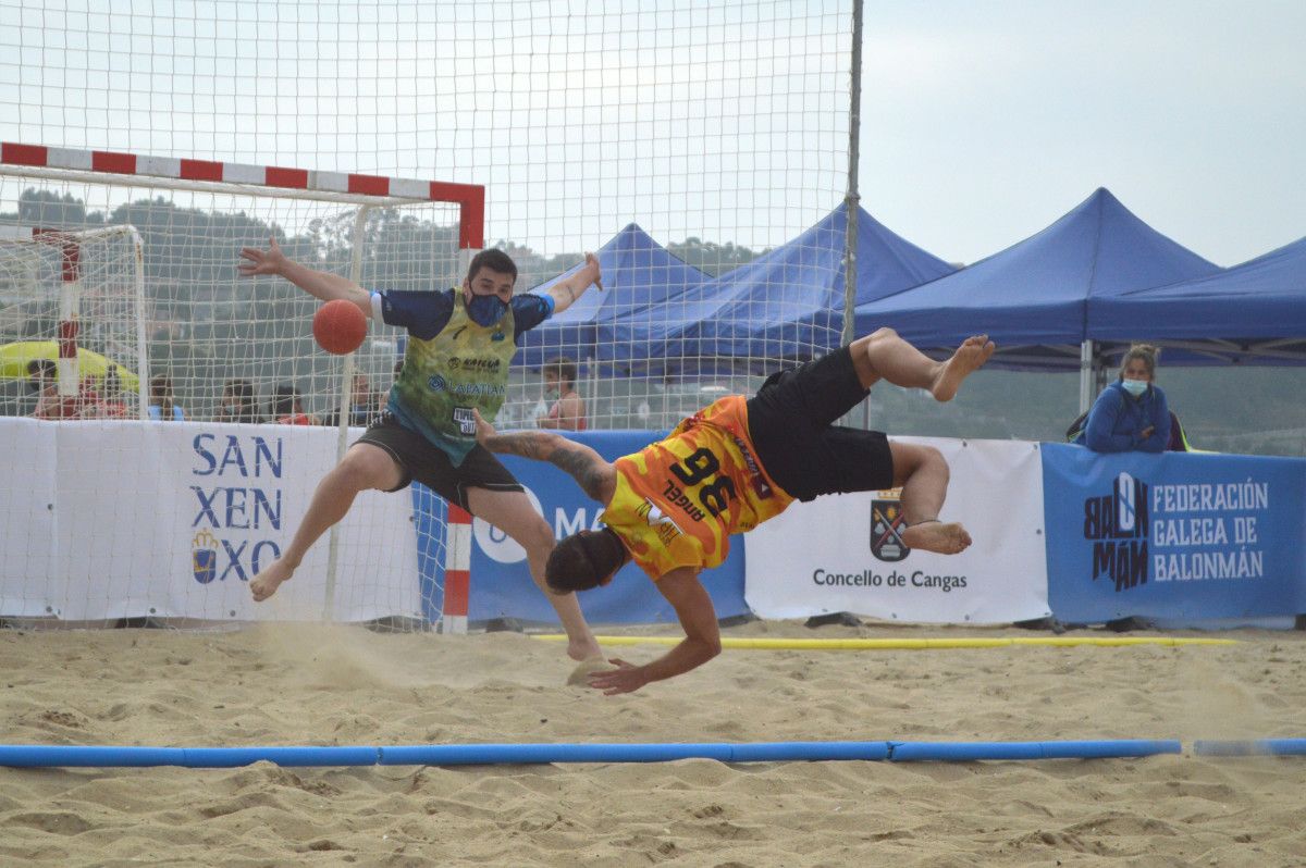 Torneo de balonmán praia en Bueu