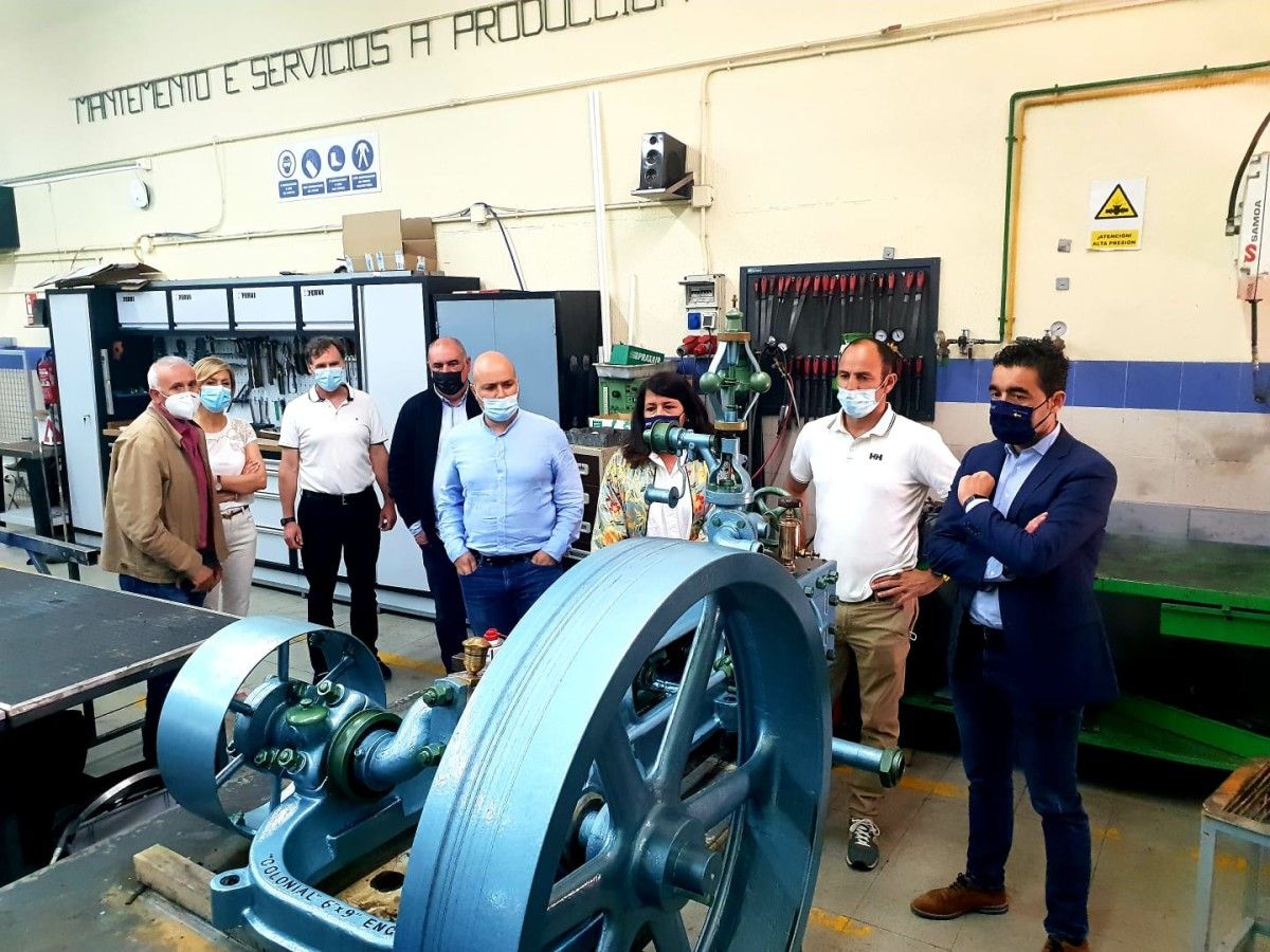 Luis López visita as instalacións de Formación Profesional no IES Fermín Bouza Brey de Vilagarcía 