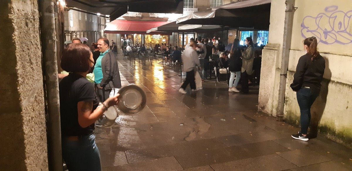 Cacerolada a medianoite de apoio á hostalería