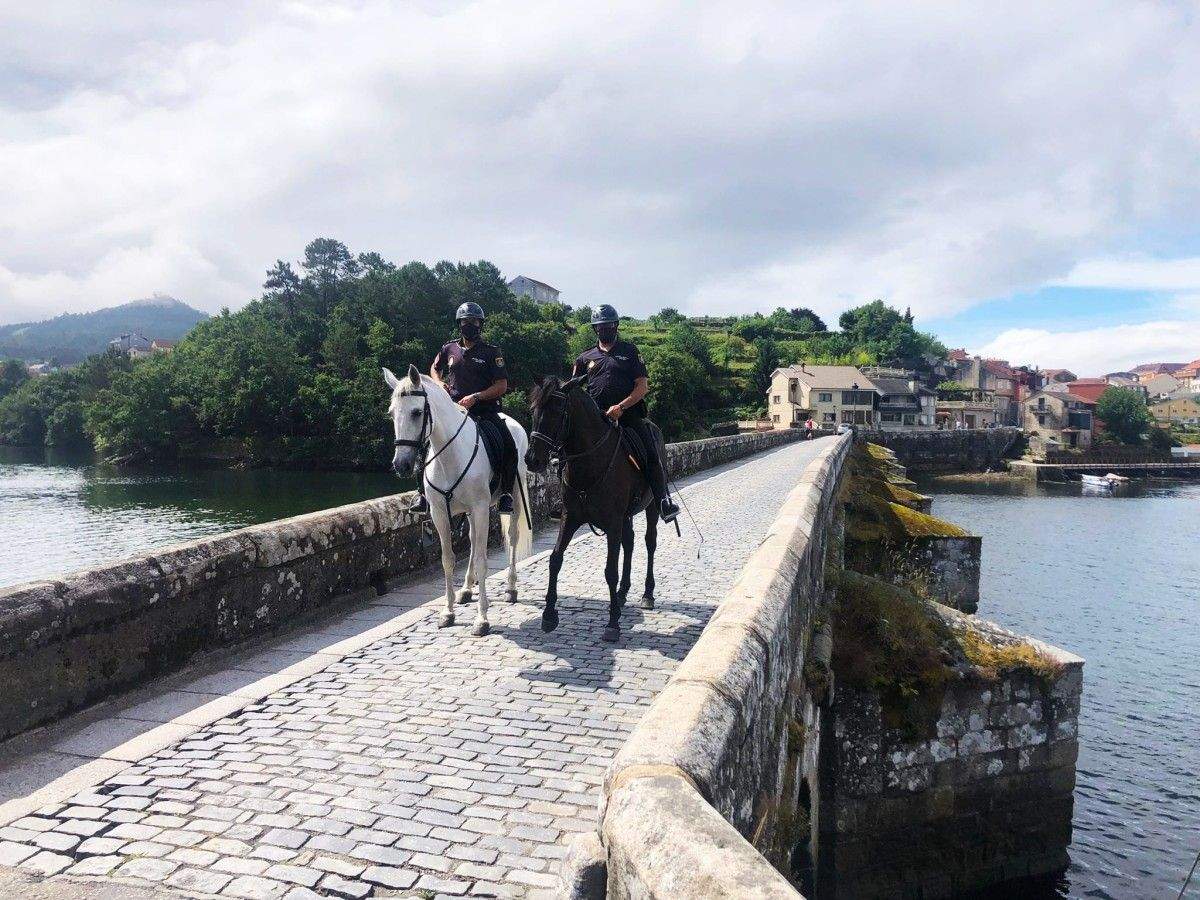 Unidad de Caballería de la Policía Nacional en Ponte Sampaio