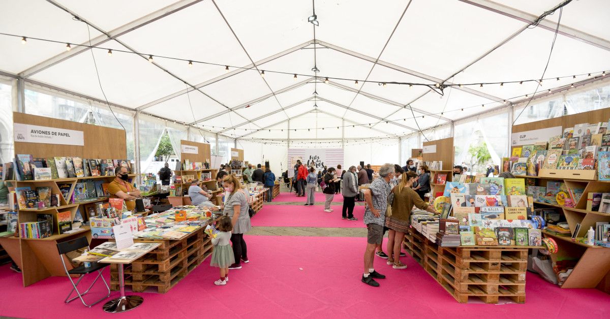 Domingo en la Festa dos Libros 2021 en la Praza da Ferrería